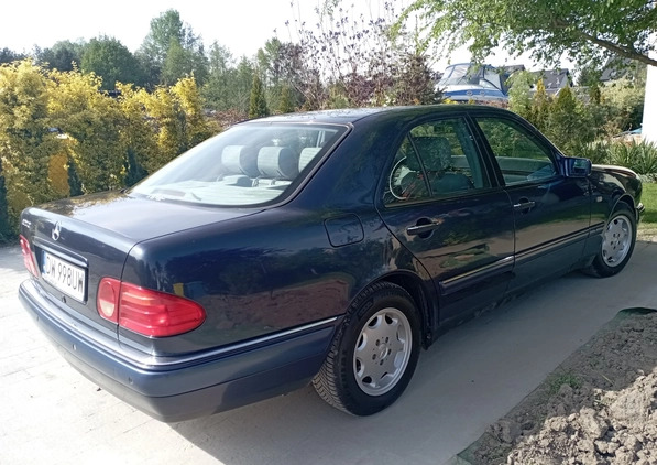 Mercedes-Benz Klasa E cena 14900 przebieg: 248000, rok produkcji 1998 z Ustka małe 79